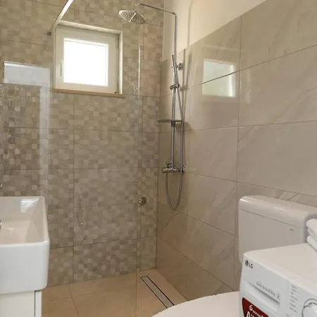 House Nono Apartamento Sumartin